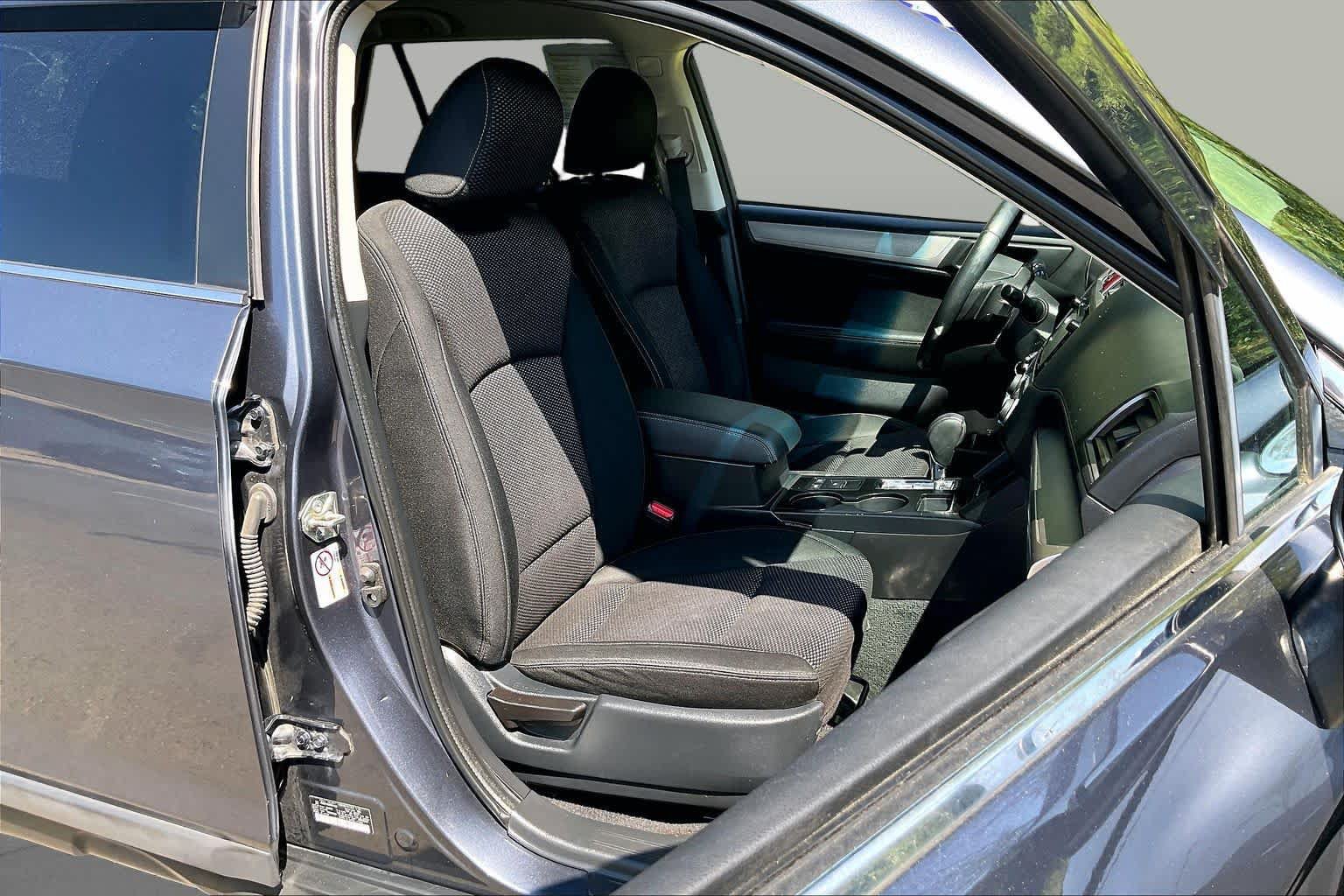 Used 2016 Subaru Outback 2.5i Premium AWD/4WD image 9
