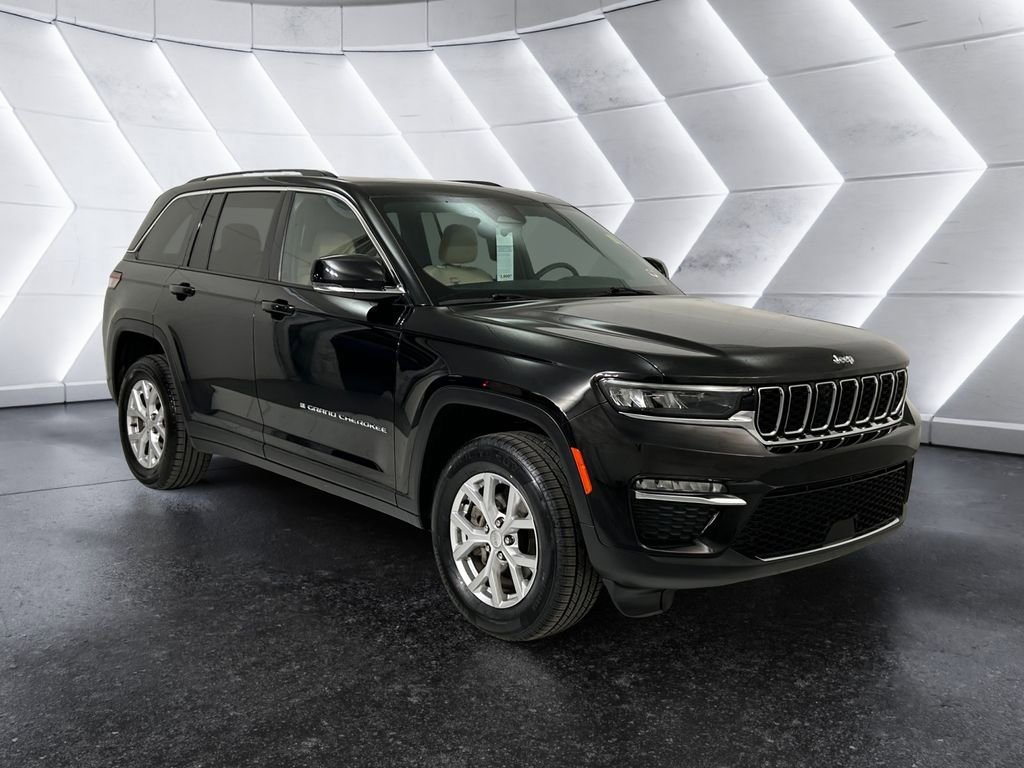 Used 2023 Jeep Grand Cherokee Limited RWD image 1