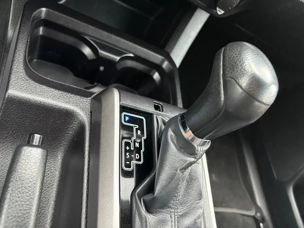 Used 2016 Toyota Tacoma SR5 w/ SR5 Appearance Package (SN) AWD/4WD image 23