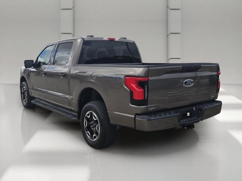Used 2023 Ford F150 Lightning XLT AWD/4WD image 3