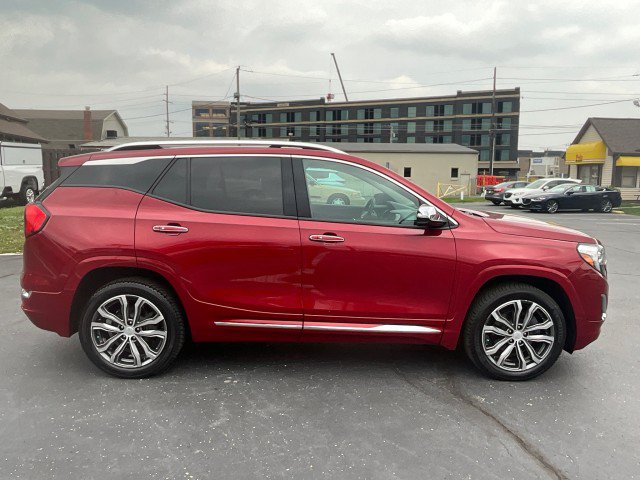 Used 2019 GMC Terrain Denali w/ Driver Alert Package II AWD/4WD image 8