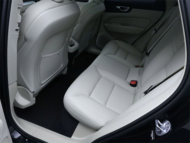 Used 2025 Volvo XC60 B5 Plus w/ Protection Package Premier image 23