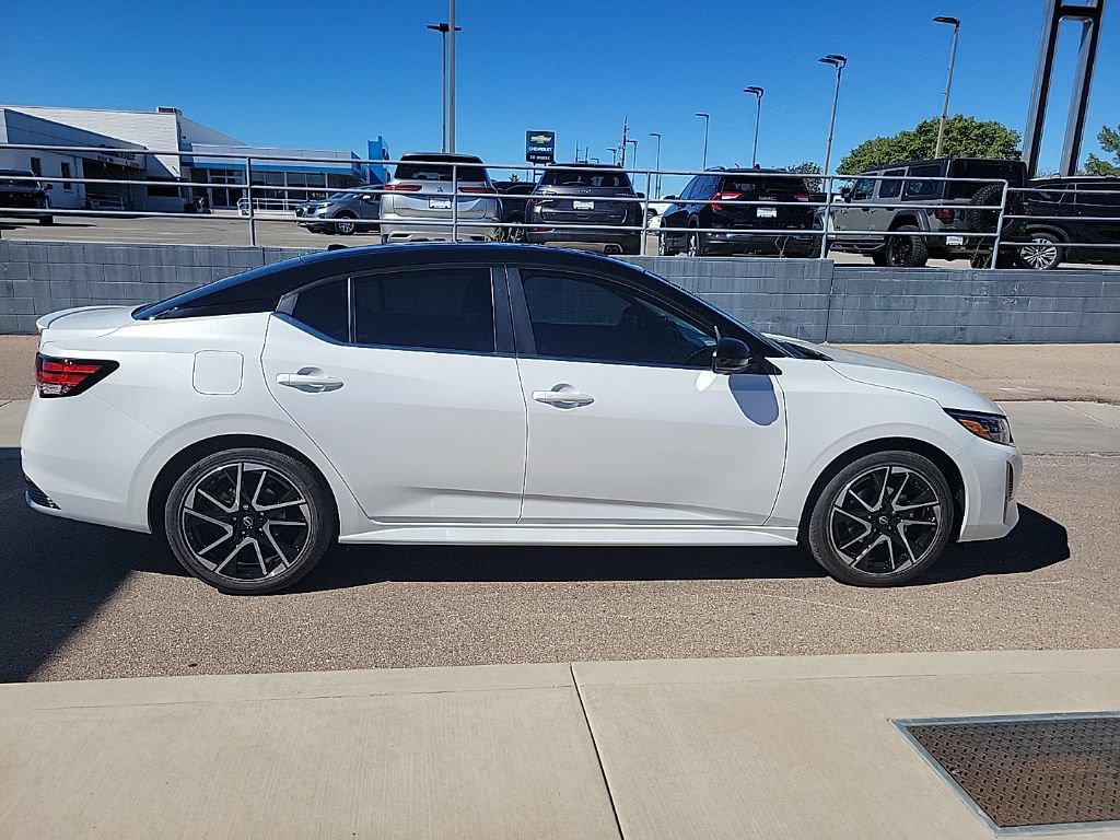 New 2025 Nissan Sentra SR w/ SR Premium Package FWD image 8