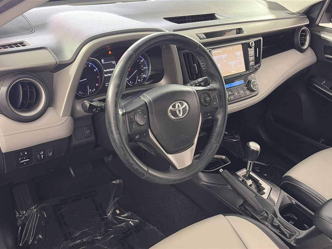 Used 2018 Toyota RAV4 Limited w/ Protection Package FWD image 12