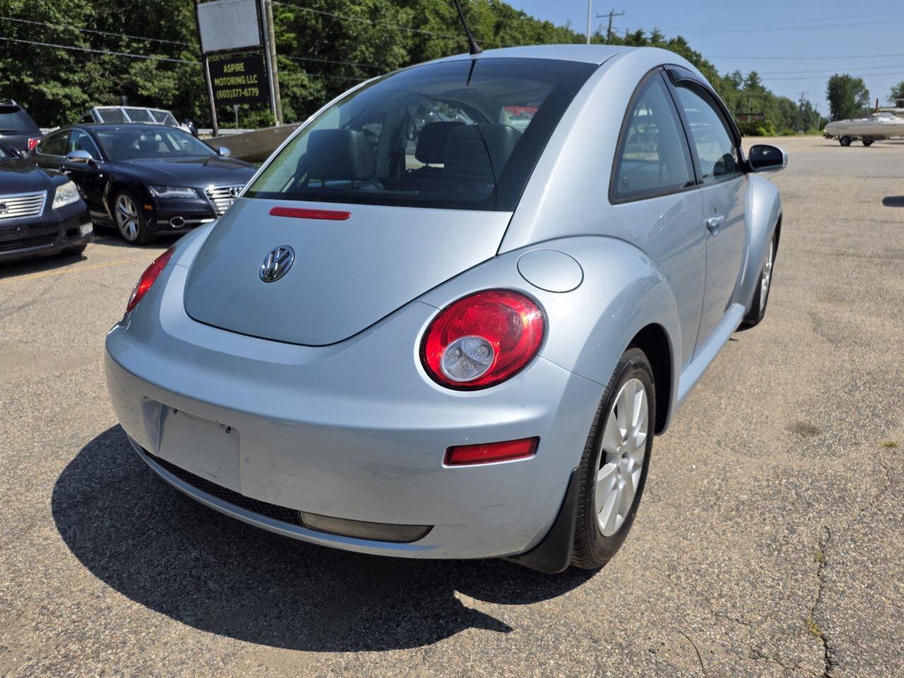 Used 2009 Volkswagen Beetle S FWD image 9