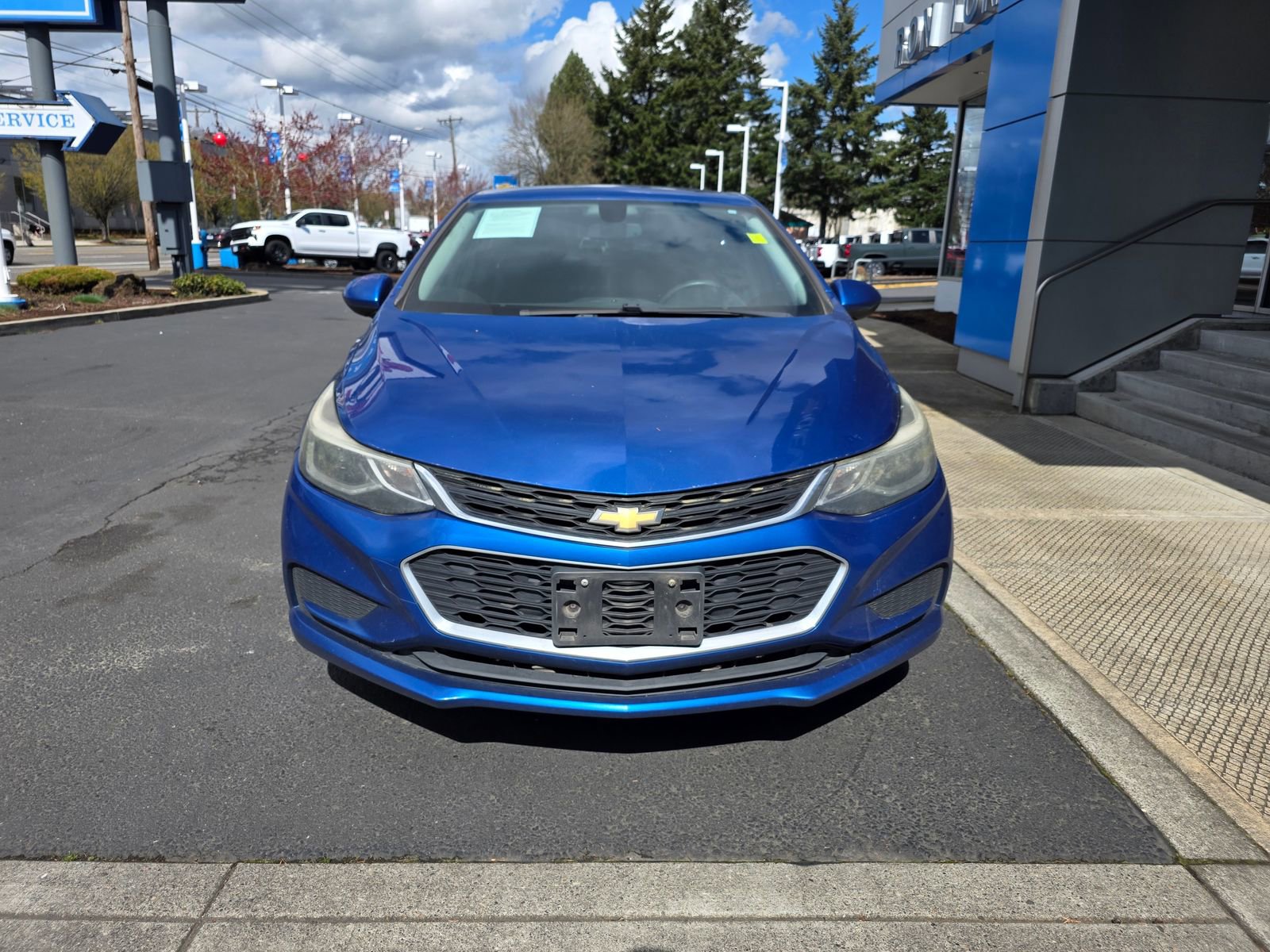 Used 2017 Chevrolet Cruze LT w/ Convenience Package image 3