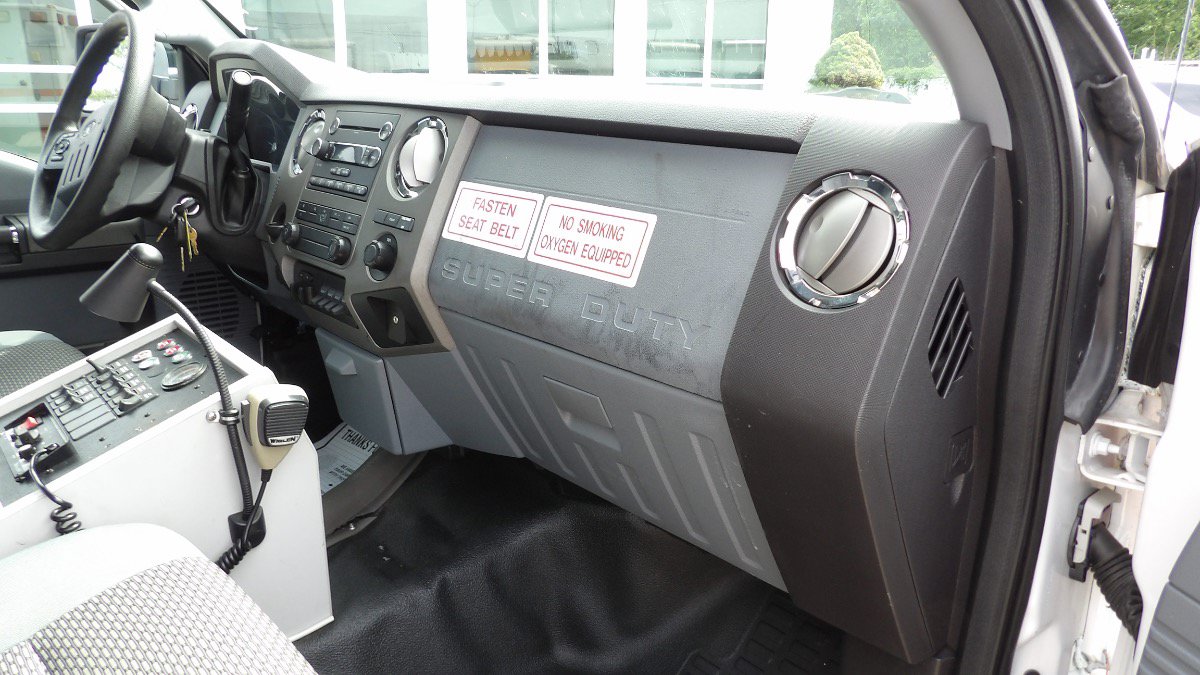 Used 2012 Ford F450 XLT w/ Ambulance Preparation Pkg RWD image 28