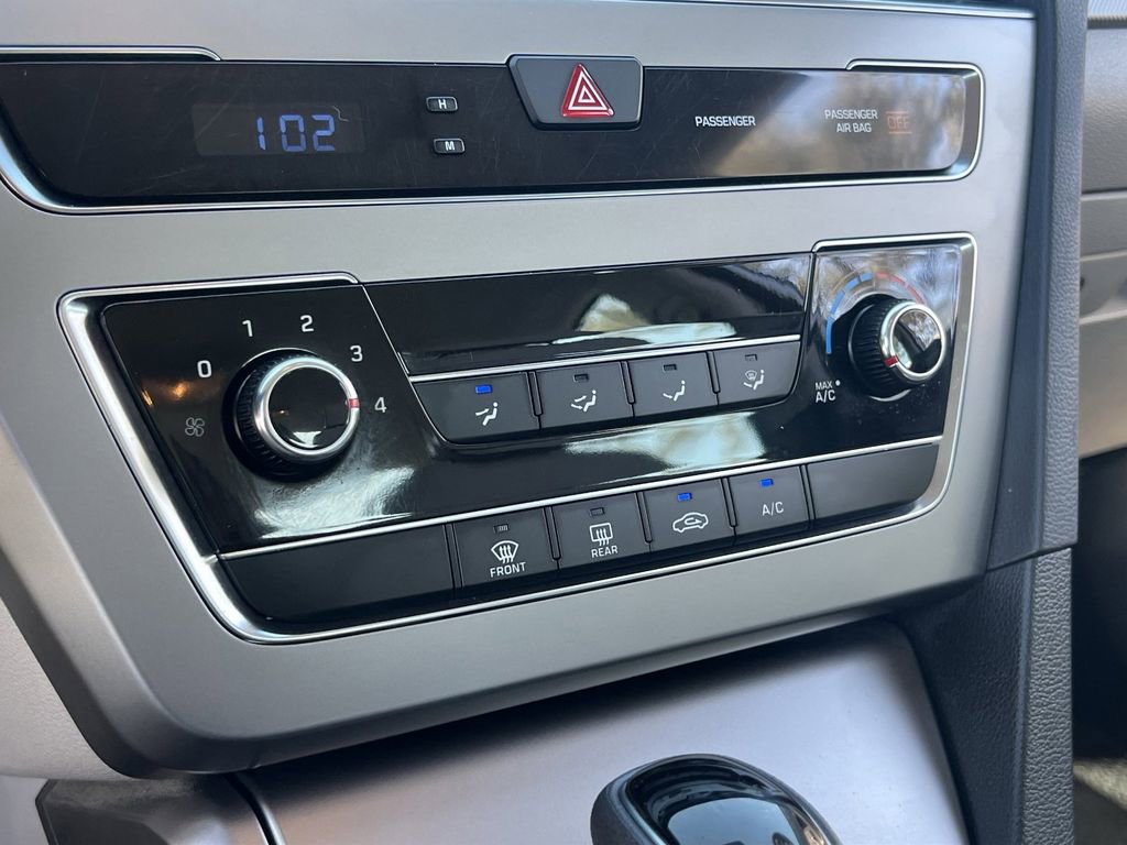 Used 2015 Hyundai Sonata SE w/ Option Group 09 image 25