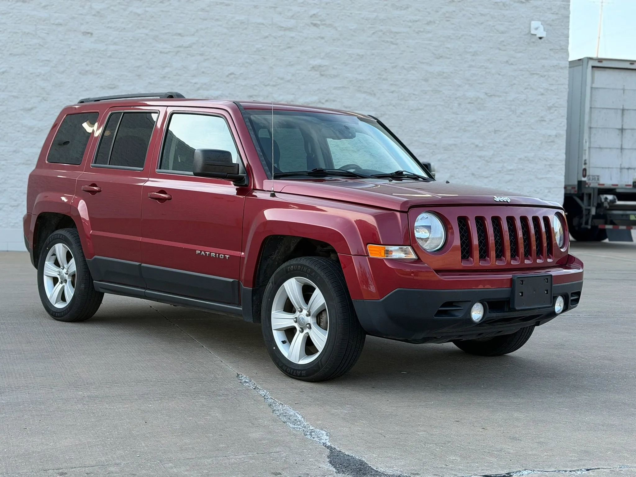 Used 2016 Jeep Patriot Latitude image 9