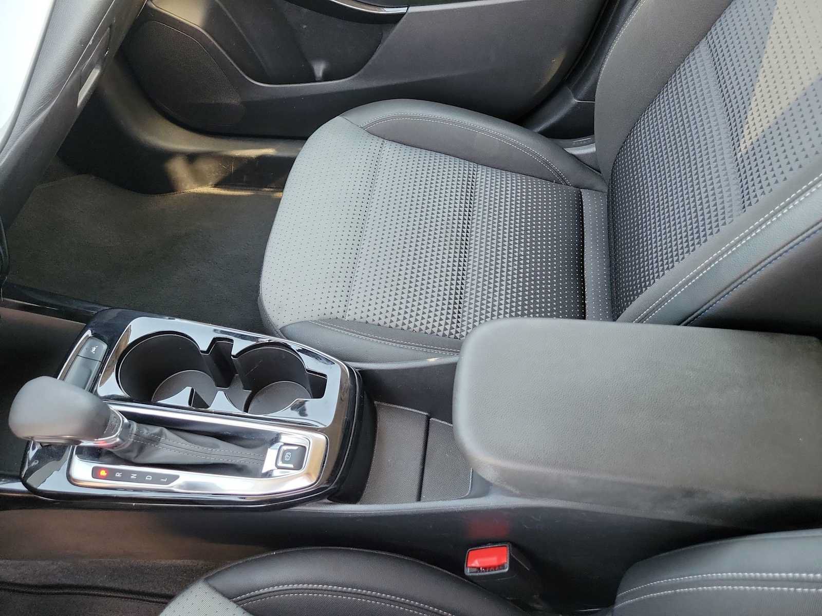 Used 2025 Chevrolet Trax LT FWD image 20