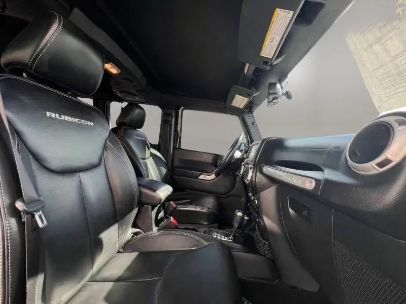 Used 2014 Jeep Wrangler Unlimited Rubicon w/ Connectivity Group AWD/4WD image 13