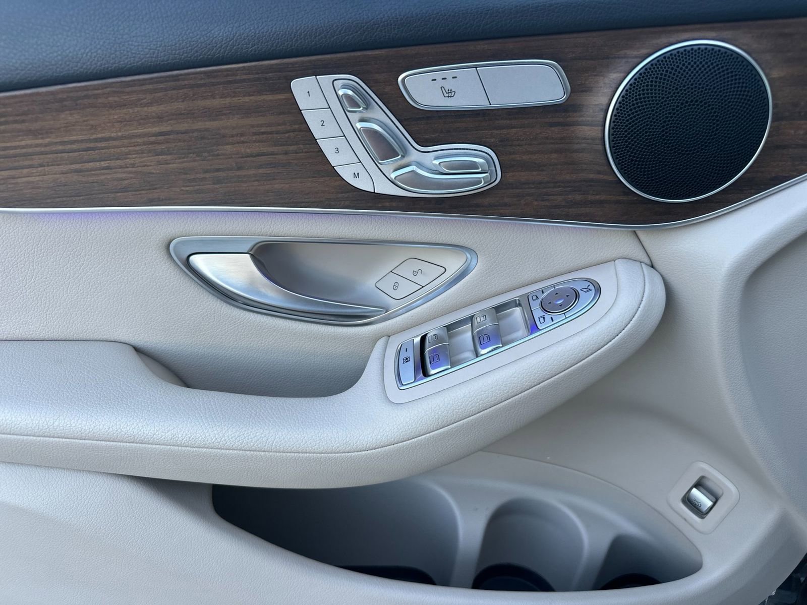 Certified 2022 Mercedes-Benz GLC 300 w/ Premium Package Lite image 12