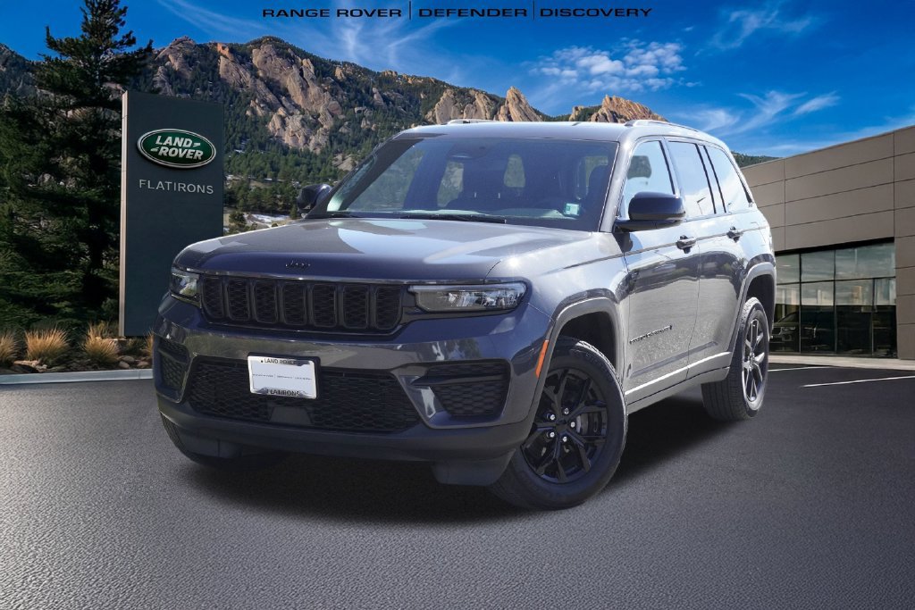Used 2024 Jeep Grand Cherokee Altitude AWD/4WD image 1