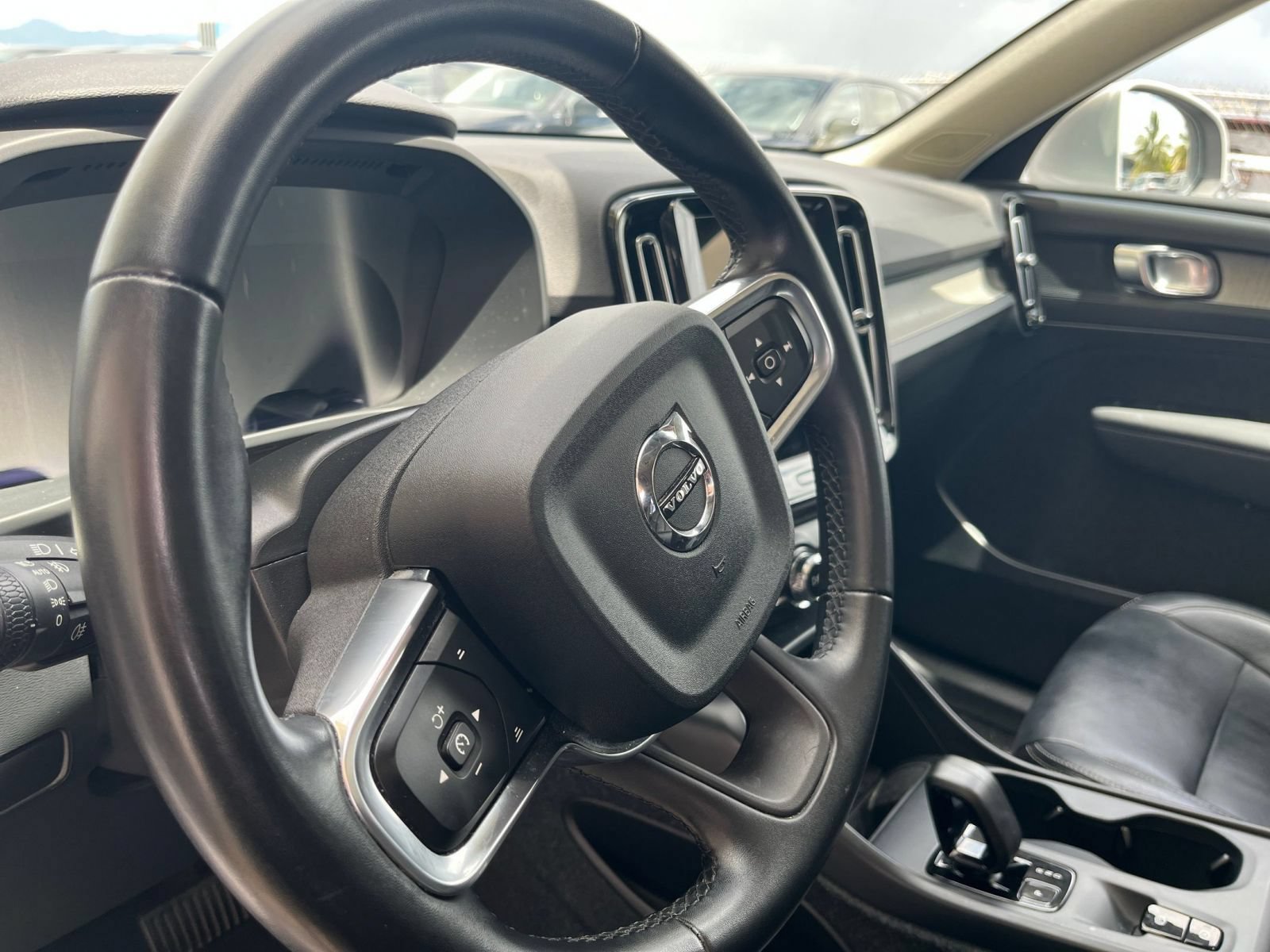 Used 2024 Volvo XC40 B5 Core AWD/4WD image 36