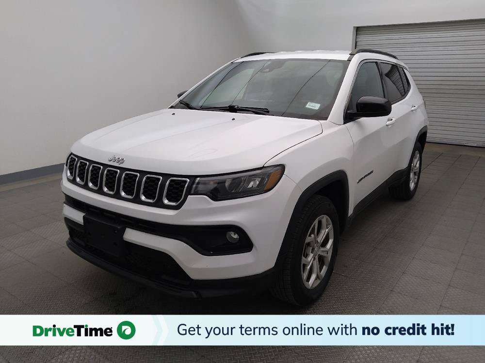 Used 2024 Jeep Compass Latitude AWD/4WD image 1