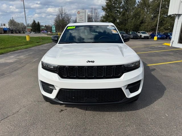 Certified 2024 Jeep Grand Cherokee Altitude image 2