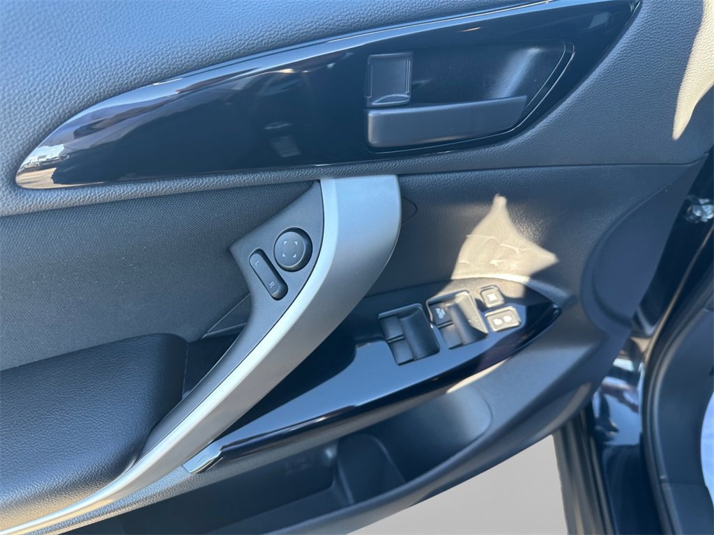 Used 2025 Mitsubishi Eclipse Cross LE image 14