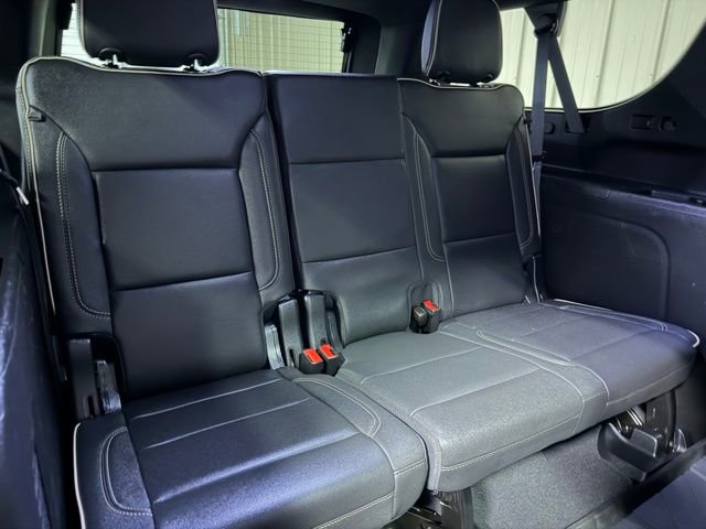 Used 2023 Chevrolet Suburban Premier w/ Advanced Technology Package AWD/4WD image 27
