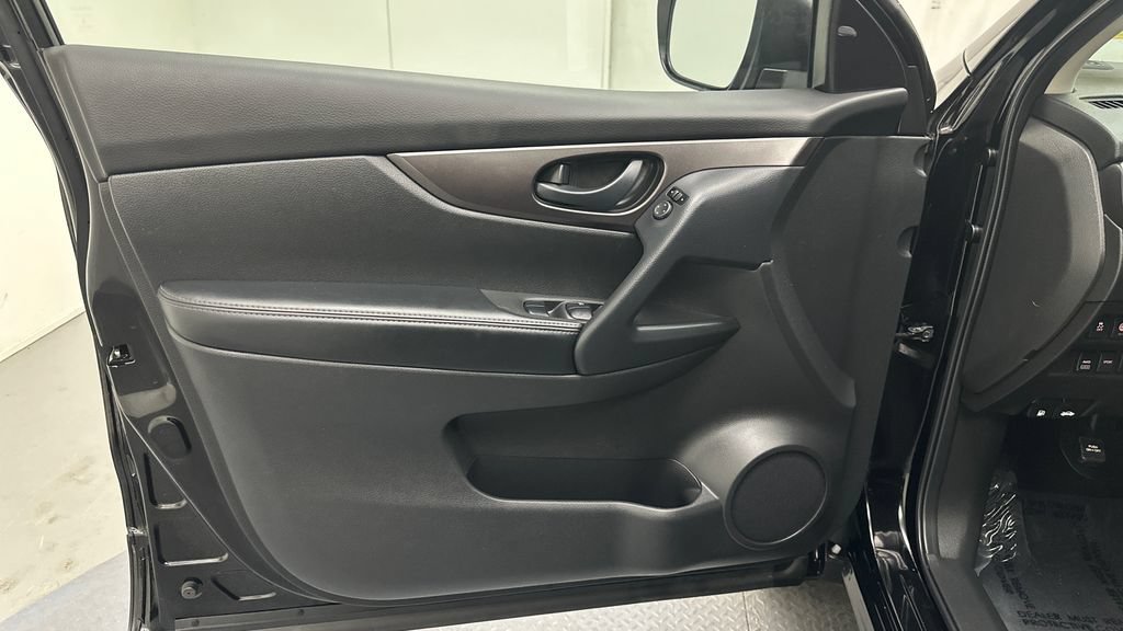 Certified 2022 Nissan Rogue Sport S AWD/4WD image 17