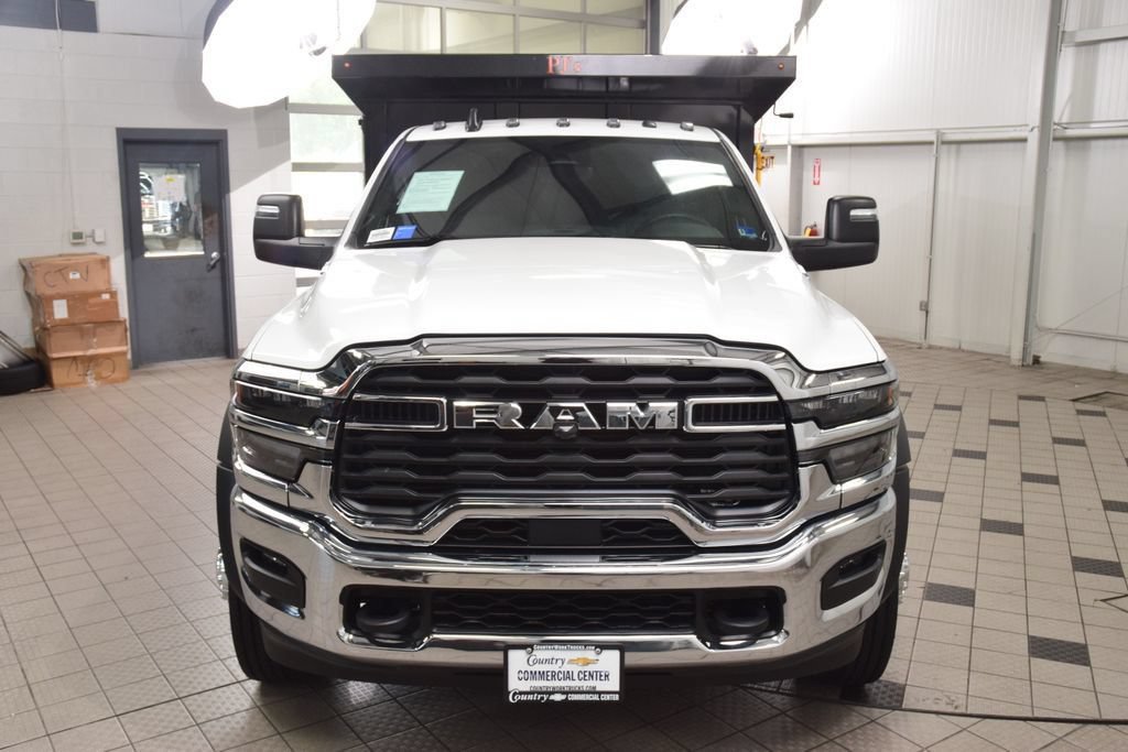 Used 2026 RAM 5500 Tradesman w/ Chrome Appearance Group AWD/4WD image 2