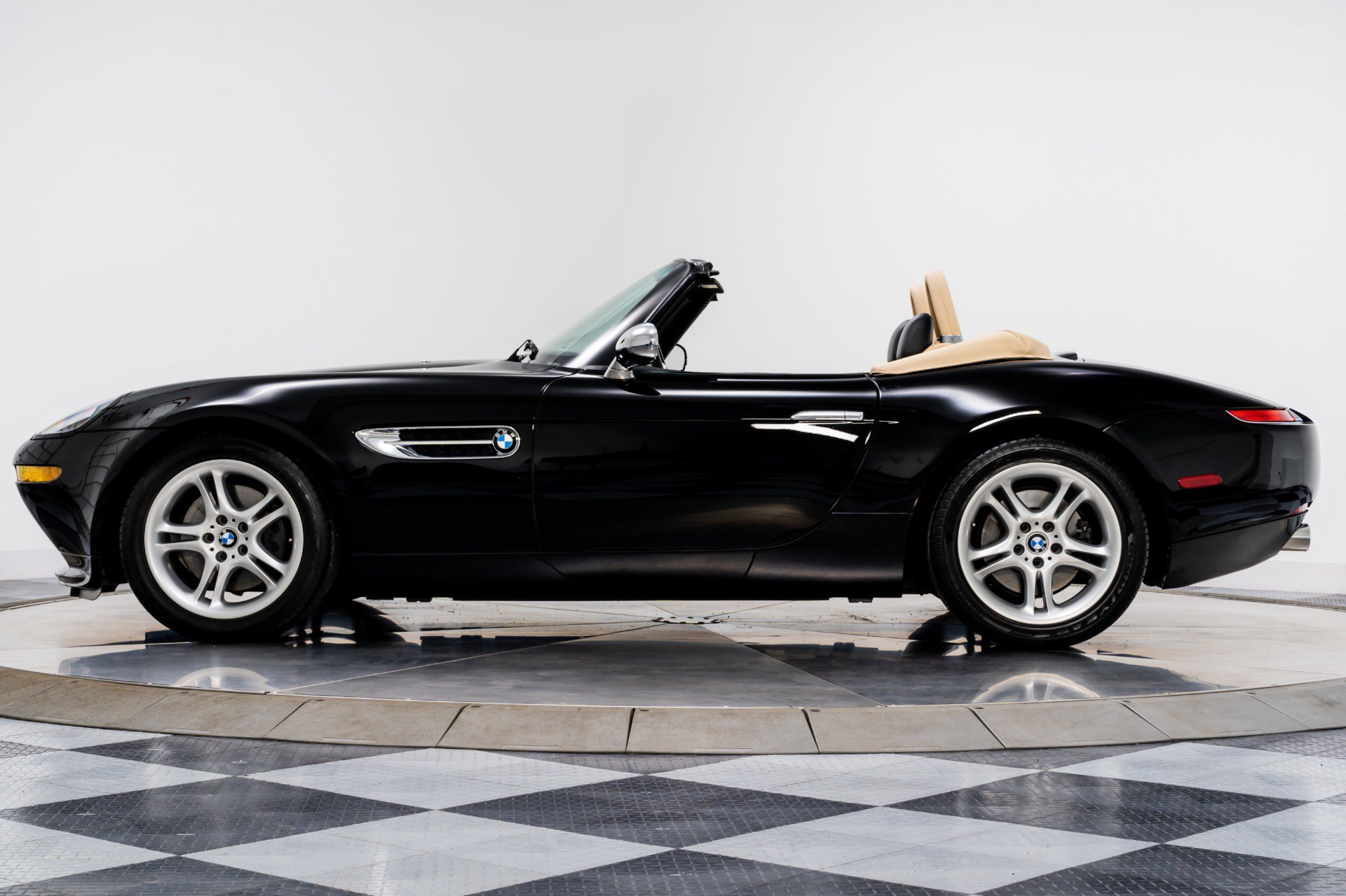 Used 2001 BMW Z8 RWD image 6