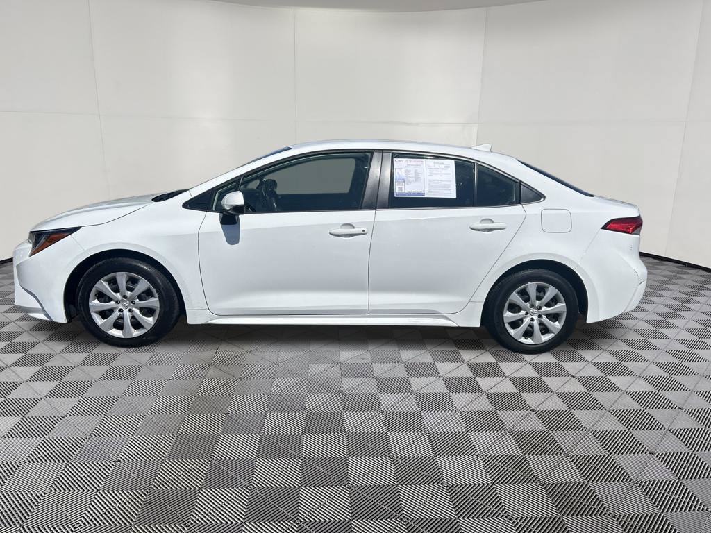 Used 2024 Toyota Corolla LE FWD image 4