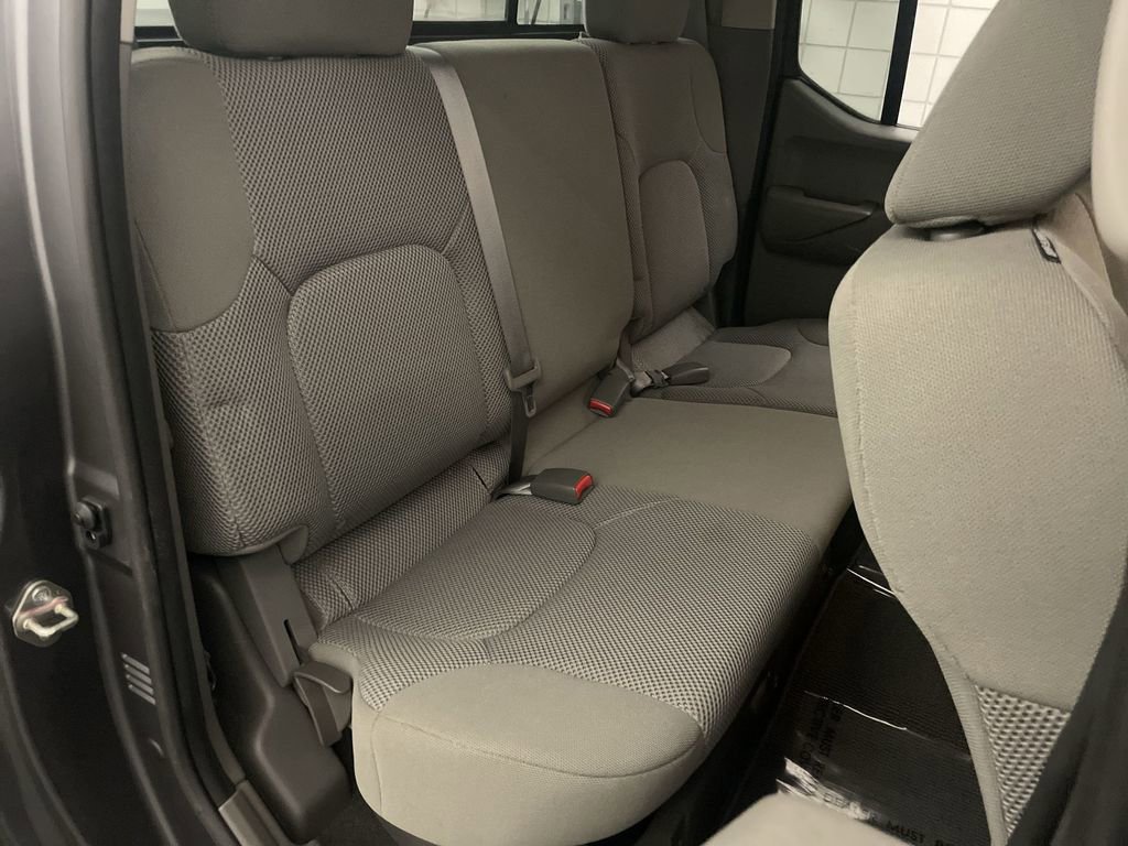 Used 2018 Nissan Frontier SV image 18