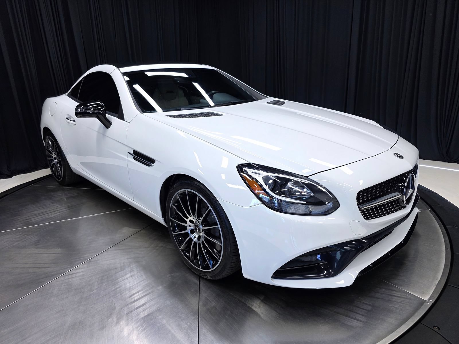 Used 2019 Mercedes-Benz SLC 300 image 5