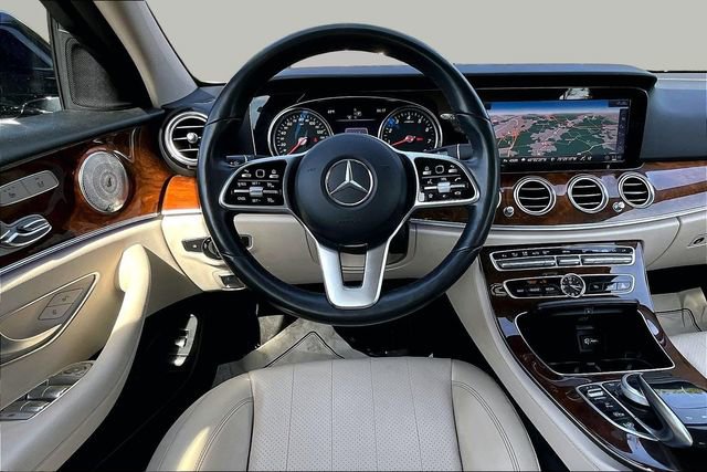 Used 2019 Mercedes-Benz E 300 4MATIC image 11