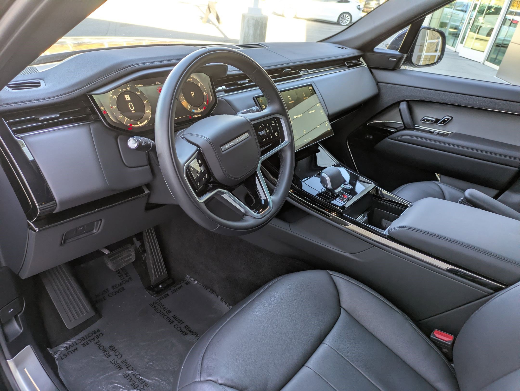 Used 2025 Land Rover Range Rover Sport image 16