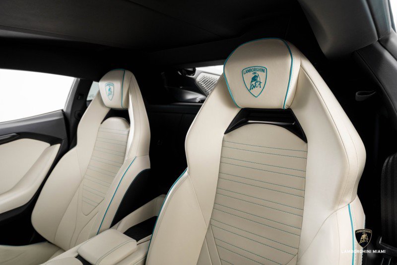 Used 2025 Lamborghini Revuelto image 42