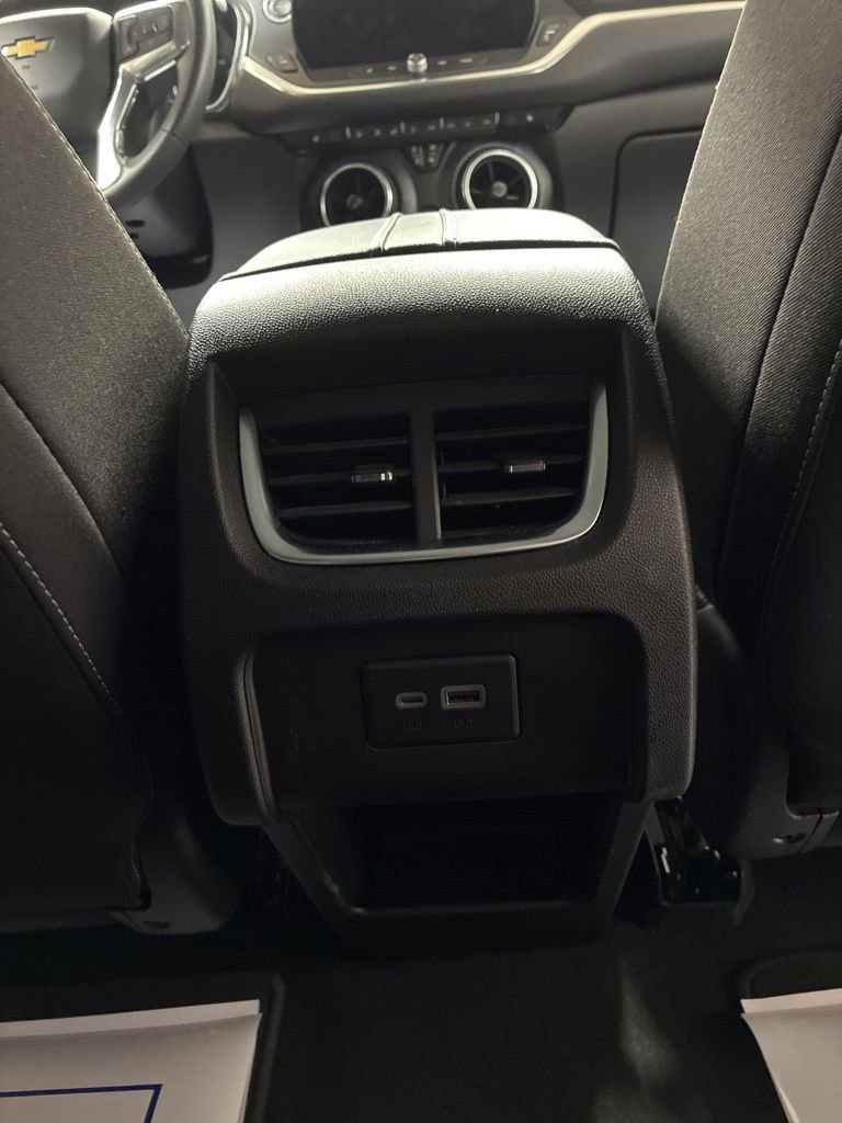 Used 2025 Chevrolet Blazer LT AWD/4WD image 26