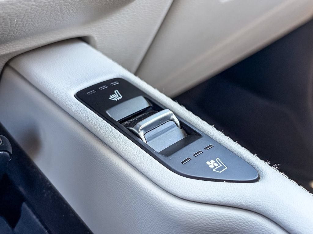 Used 2020 Kia Telluride EX FWD image 30