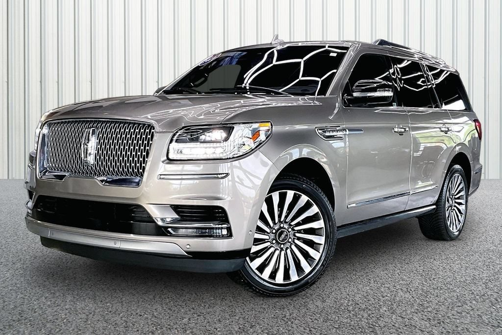 Used 2019 Lincoln Navigator Reserve AWD/4WD image 3