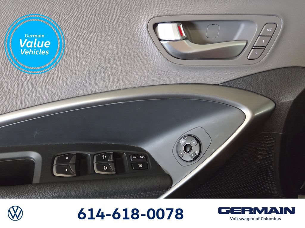Used 2017 Hyundai Santa Fe Limited AWD/4WD image 24