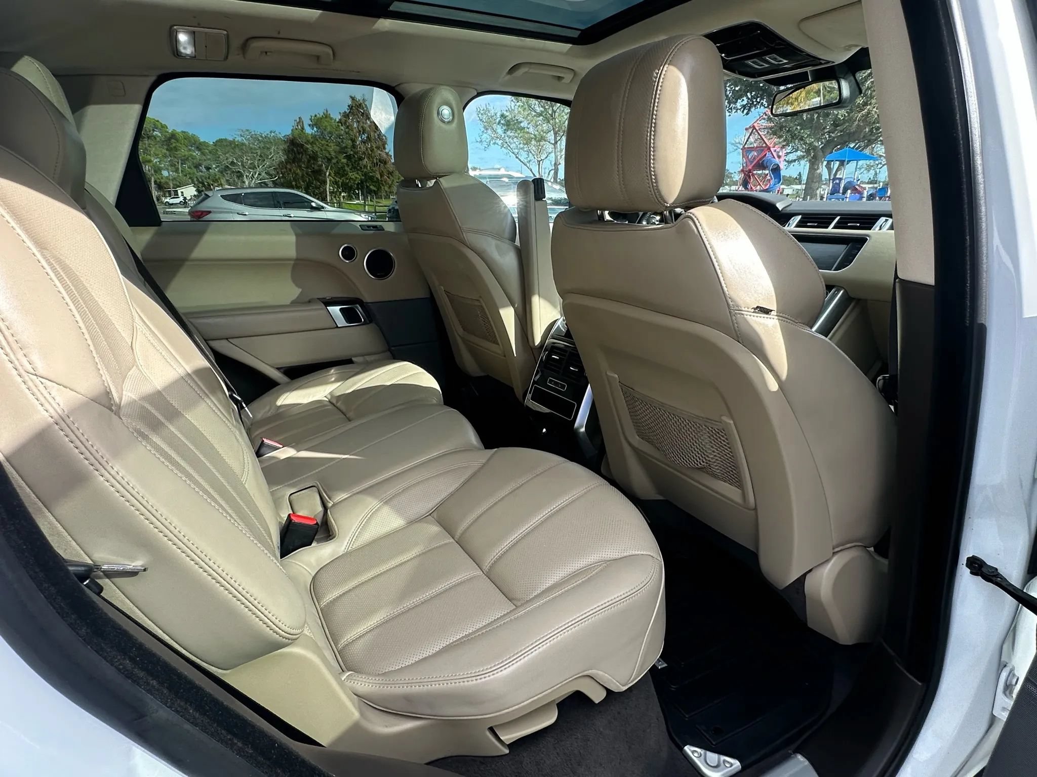 Used 2015 Land Rover Range Rover Sport AWD/4WD image 25