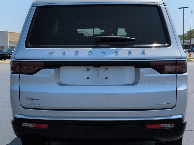 Used 2022 Jeep Wagoneer Series III w/ Premium Group I AWD/4WD image 5