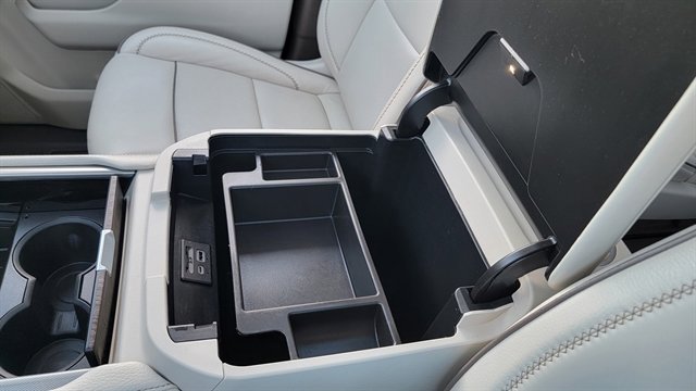 Used 2021 GMC Yukon XL Denali w/ Denali Premium Package image 39