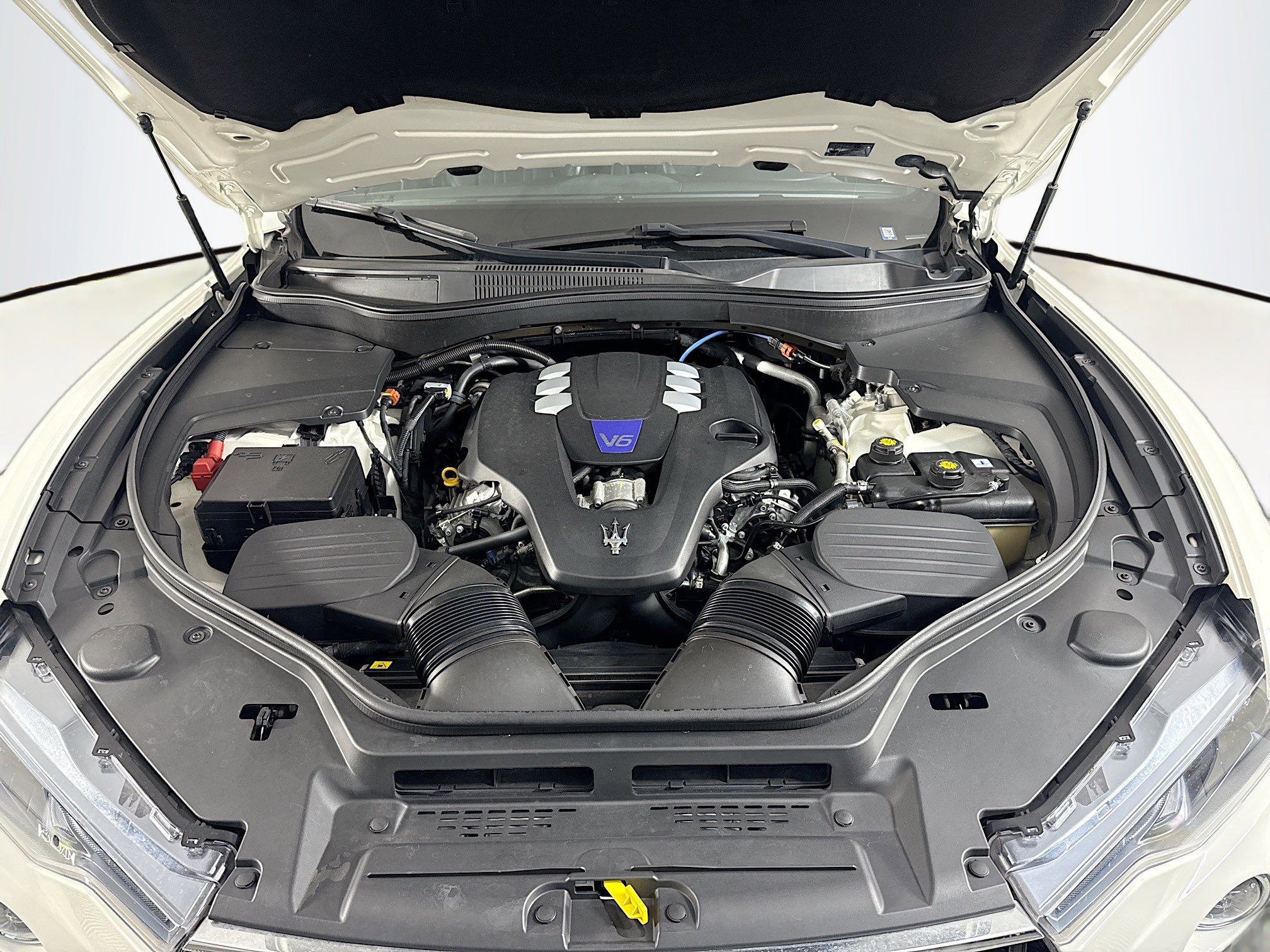 Used 2023 Maserati Levante Modena image 39