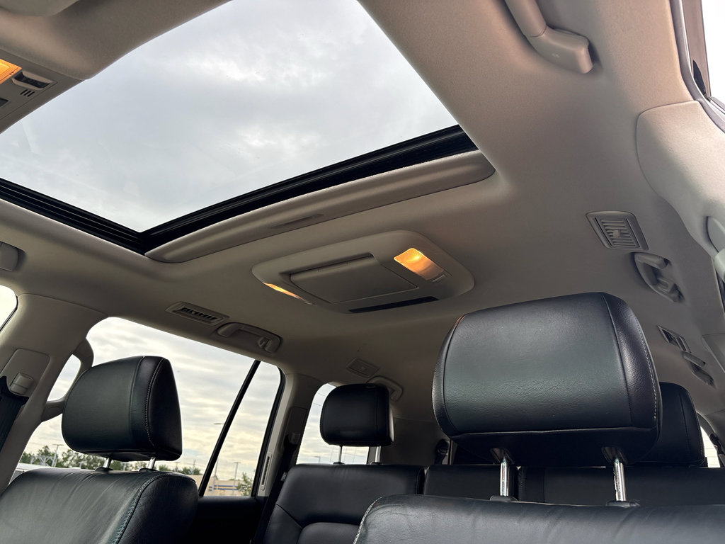 Used 2015 Toyota Land Cruiser AWD/4WD image 27
