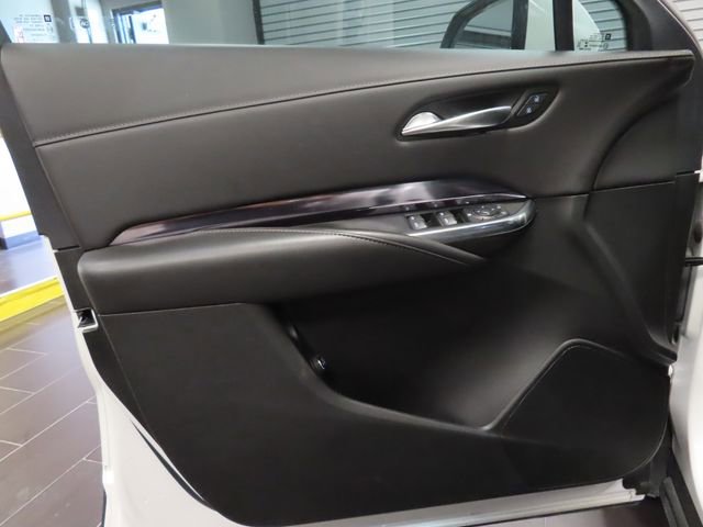 Used 2022 Cadillac XT4 Luxury w/ Cold Weather Package image 10