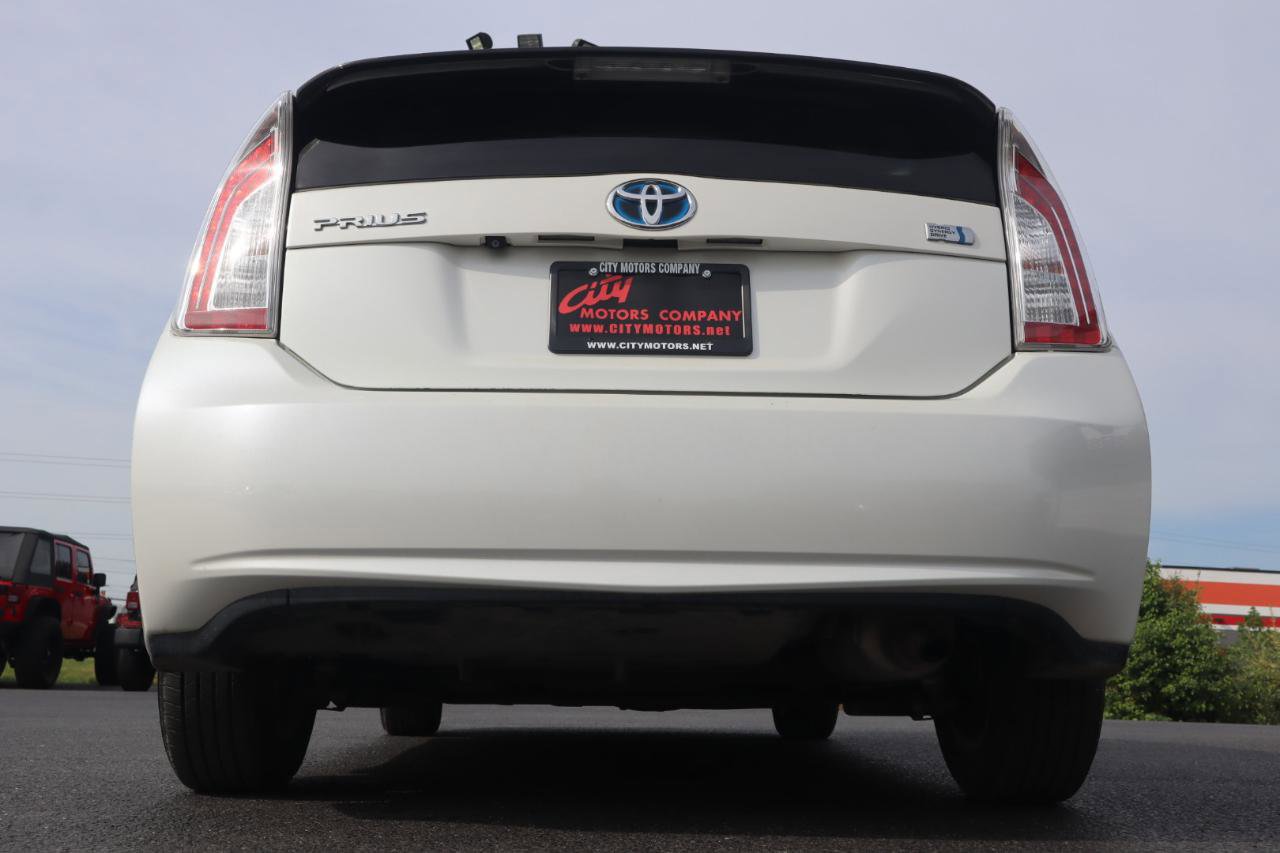 Used 2015 Toyota Prius Four w/ Deluxe Solar Roof Package image 8
