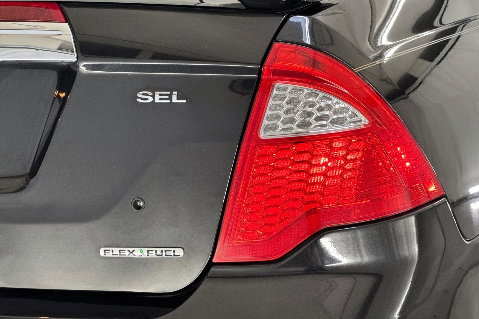 Used 2011 Ford Fusion SEL w/ 302A Rapid Spec Order Code FWD image 13