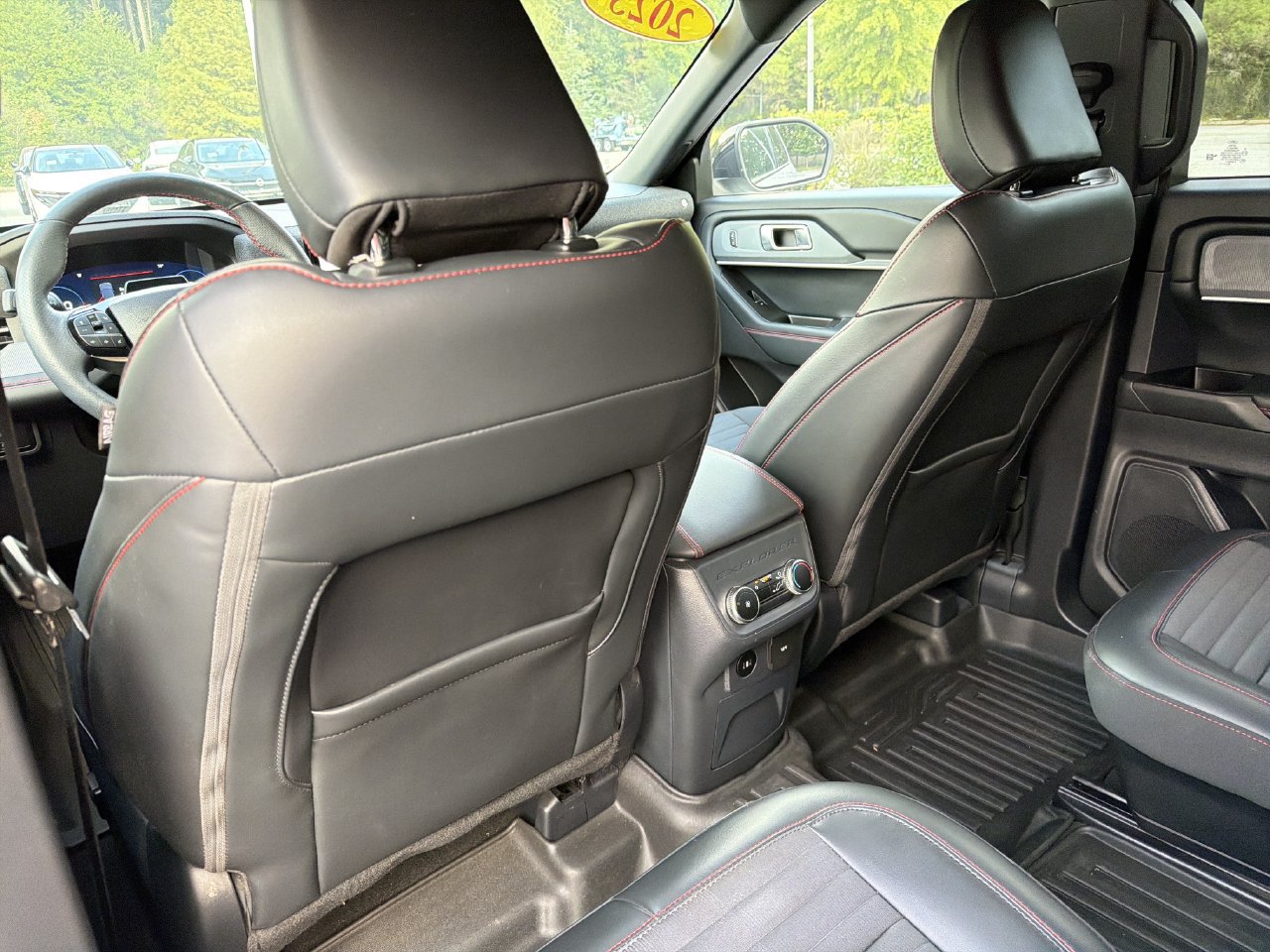 Used 2025 Ford Explorer ST-Line AWD/4WD image 19