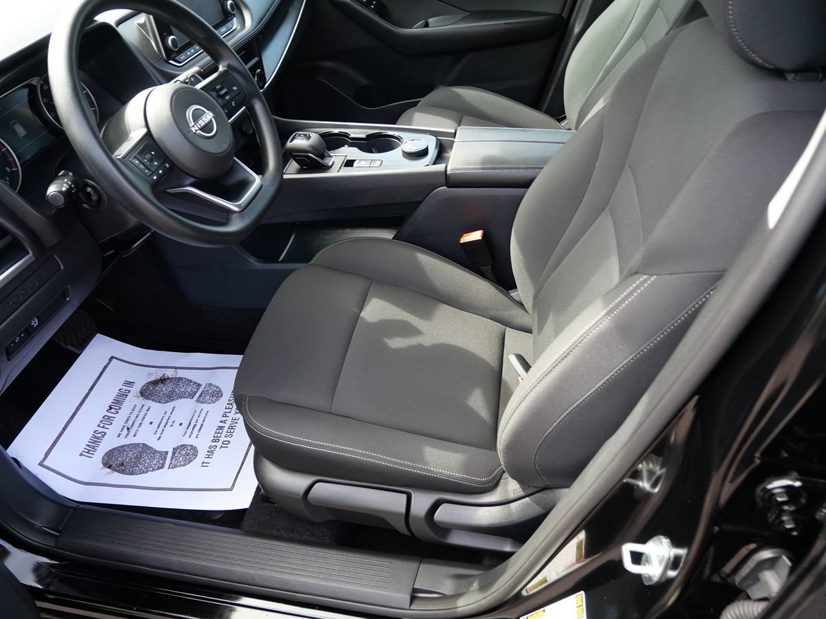 Used 2024 Nissan Rogue S AWD/4WD image 10