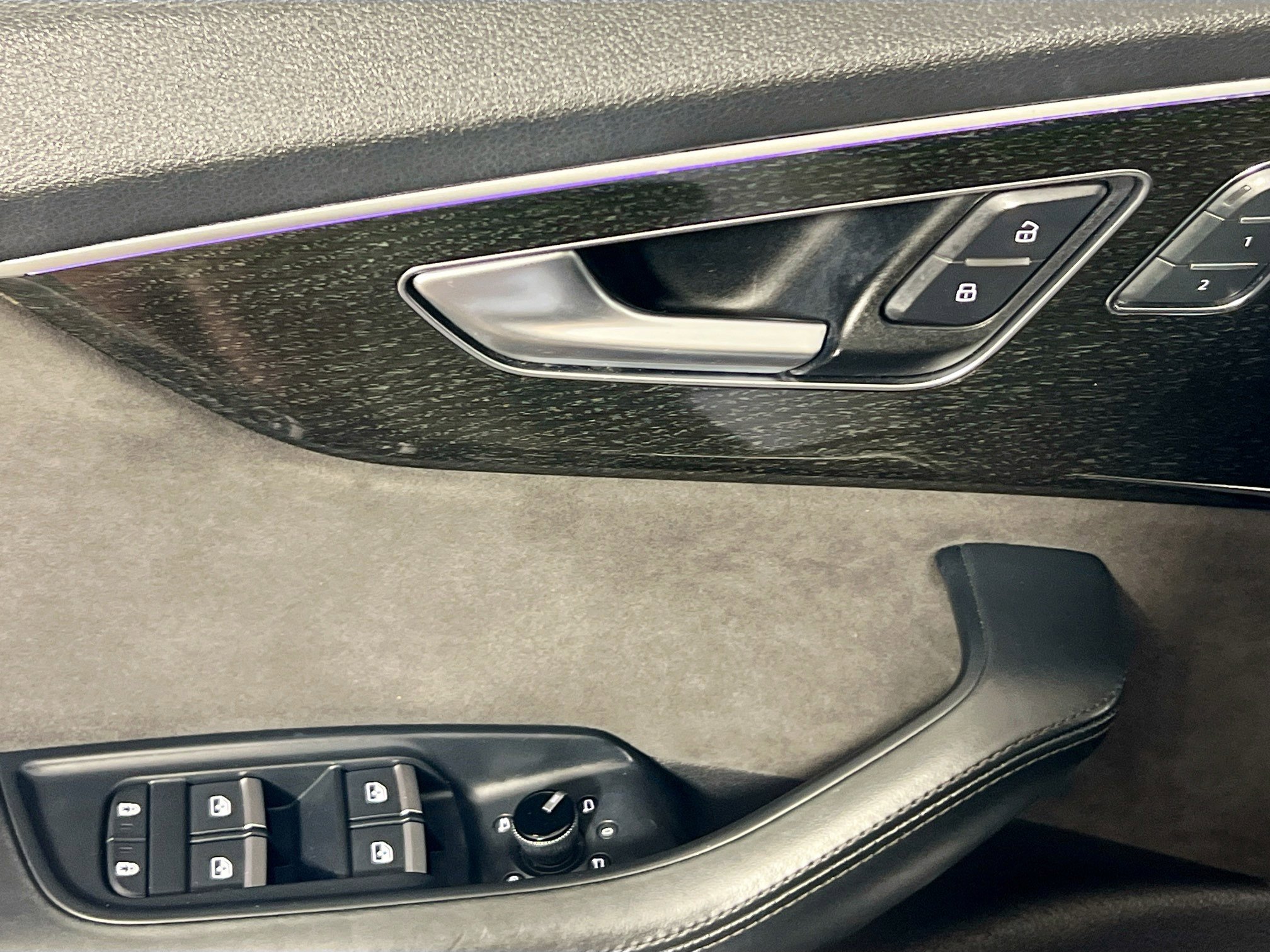 Used 2019 Audi Q8 Prestige w/ Luxury Package image 16