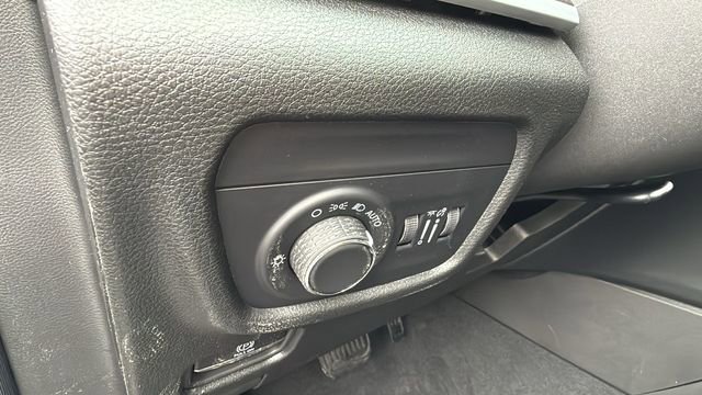 New 2026 Jeep Grand Cherokee Altitude AWD/4WD image 15