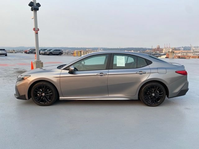 Used 2025 Toyota Camry SE FWD image 5