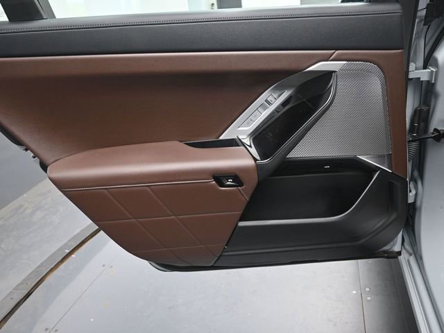 Used 2025 BMW 740i image 24