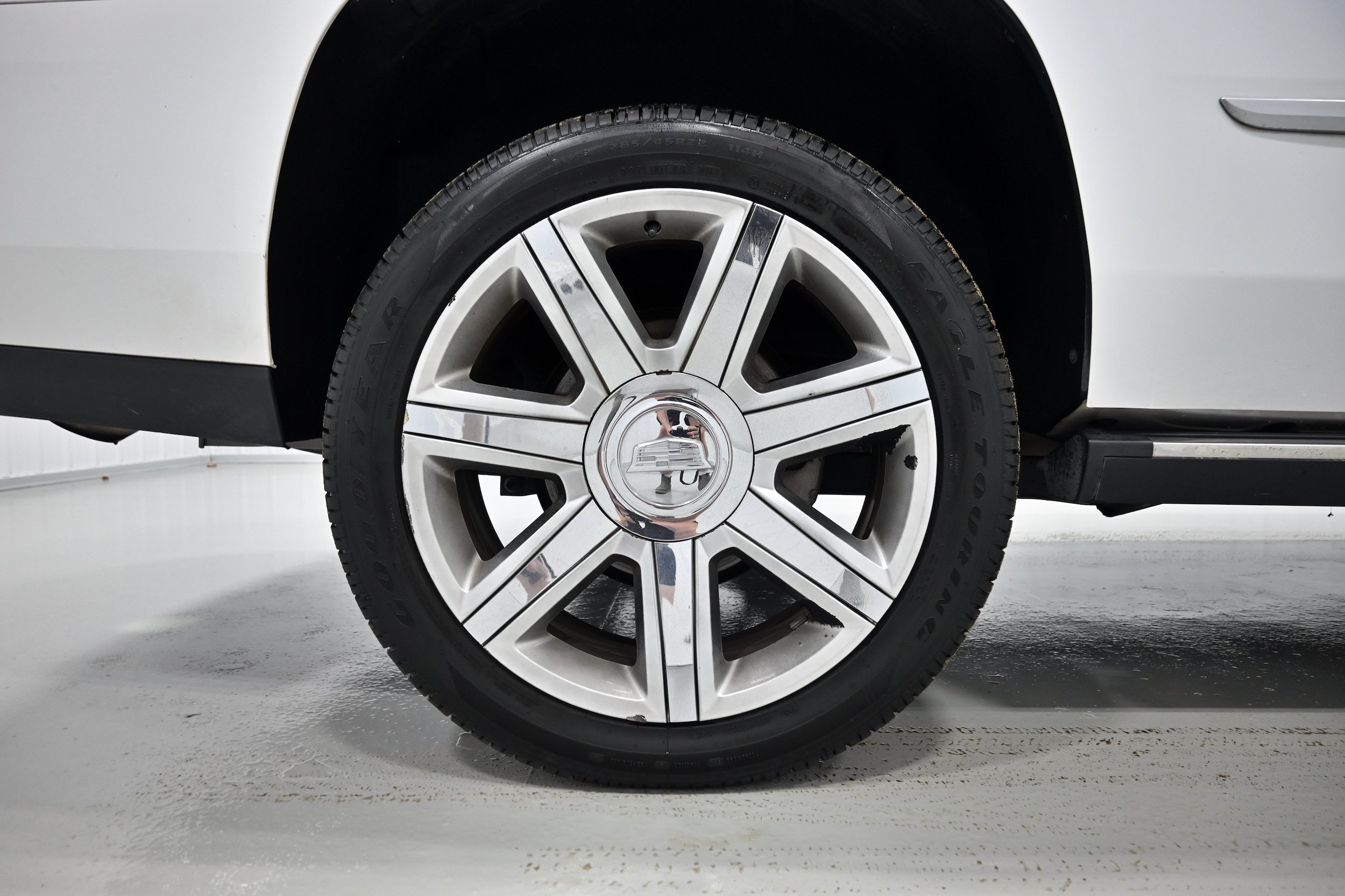 Used 2019 Cadillac Escalade Premium Luxury AWD/4WD image 39